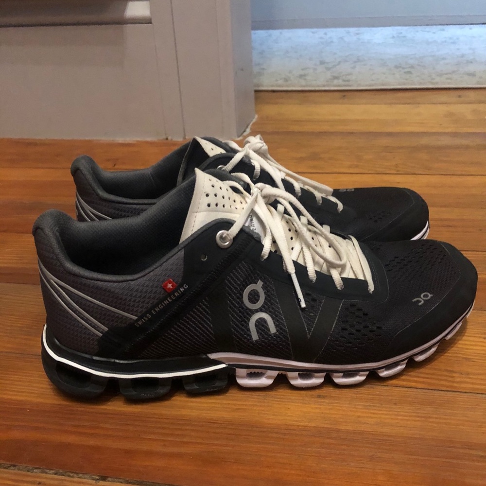 Women’s ON sneakers
